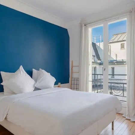 Courcelles Design Duplex Apartment